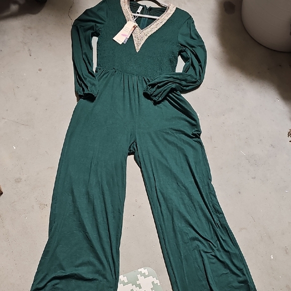 Dokotoo Pants - Nwt Green Jumpsuit with Lace Trim And Pockets